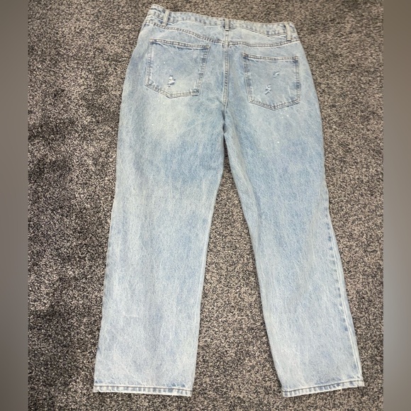 ✨2 for $25 Light wash jeans - Picture 4 of 5